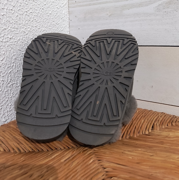 UGG Platform Slippers - Picture 6 of 6